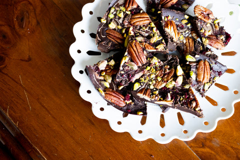 Festive Chocolate & Cookie Butter Bark - vegan, easy and diy gift idea!